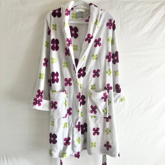 Miiyu Other - Floral Fleece Cozy Robe White Multicolor